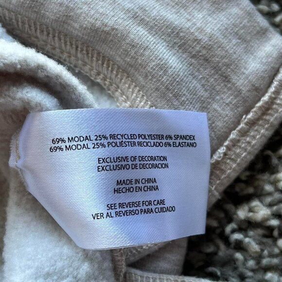 Soft And Cozy Orvis Cream V-neck Sweater Pullover, women’s medium - Picture 8 of 8